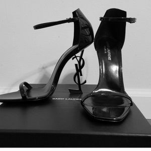 YSL sandal in Patent Leather